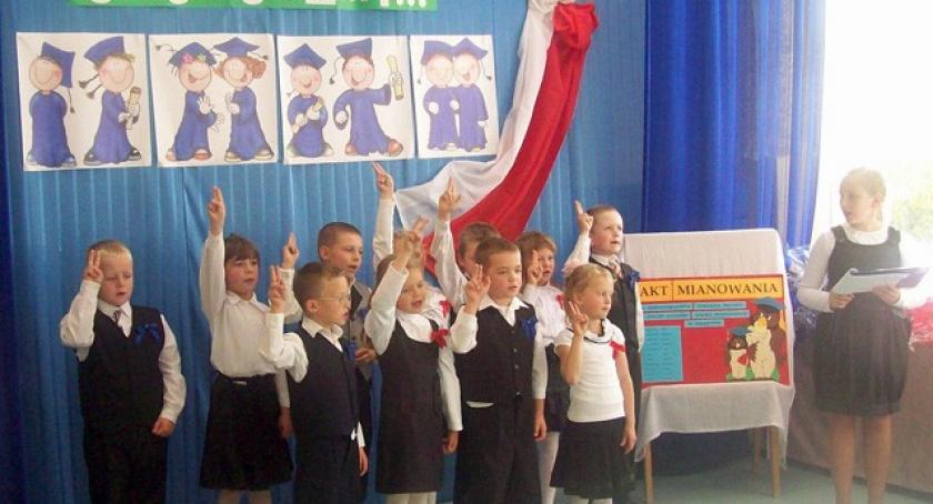 Uczniowskie ślubowania w Miechucinie i Wilanowie 