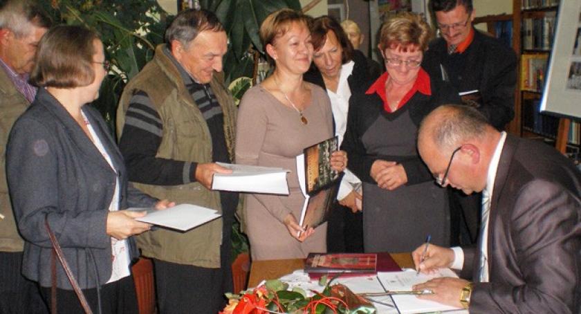 Promowali książkę o Stężycy