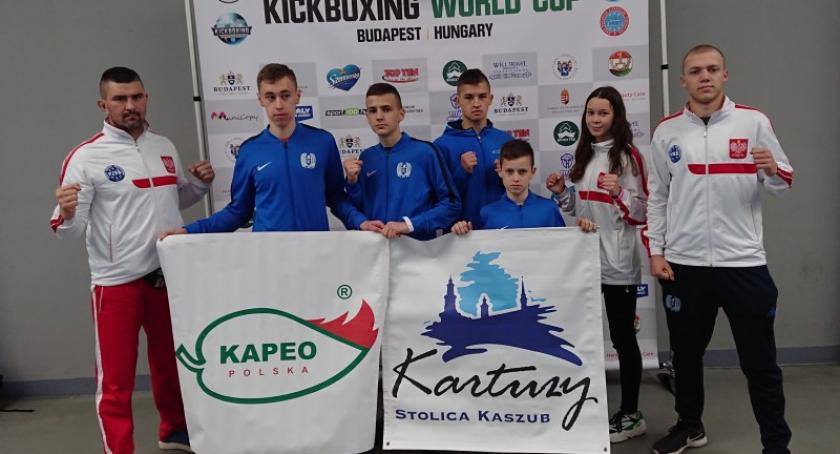 Nikodem Bigus i Kacper Śleszyński z Pucharem Świata w Kickboxingu