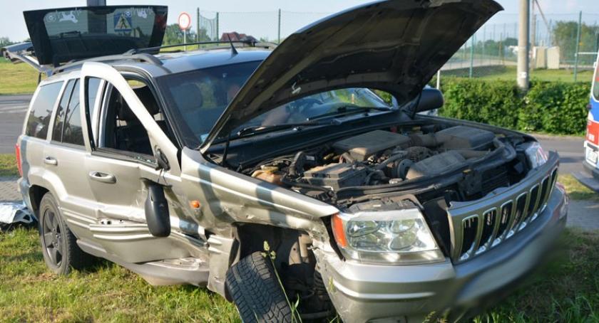 Wilanowo. Zderzenie dwóch pojazdów na skrzyżowaniu