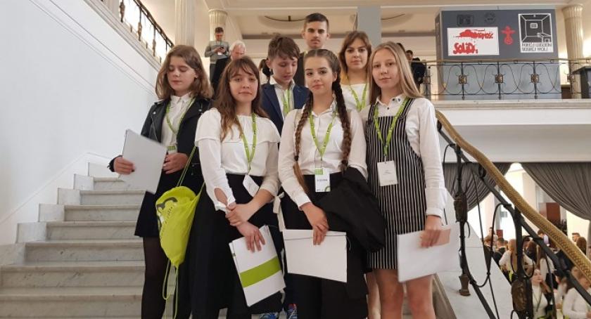 Uczniowie z Kamienicy Królewskiej uczestniczyli w sesji Sejmu Dzieci i Młodzieży