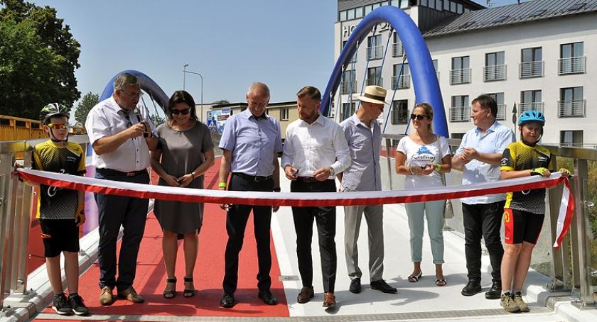 Kartuzy. Kładka nad torami uroczyście otwarta