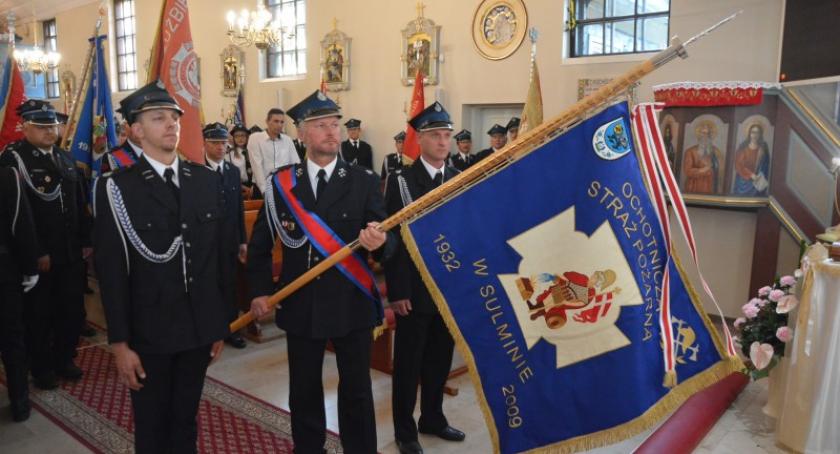 Strażacy u tronu Sianowskiej Madonny