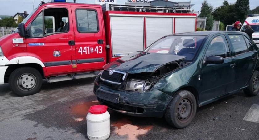 Somonino. Czołowo-boczne zderzenie skody z volvo