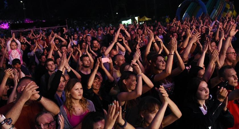 Muza nad Jeziorkiem w Żukowie - świetny koncert grupy Strachy na Lachy