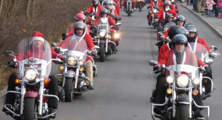 Kościerzyna. Mikołaje na motorach opanowali miasto