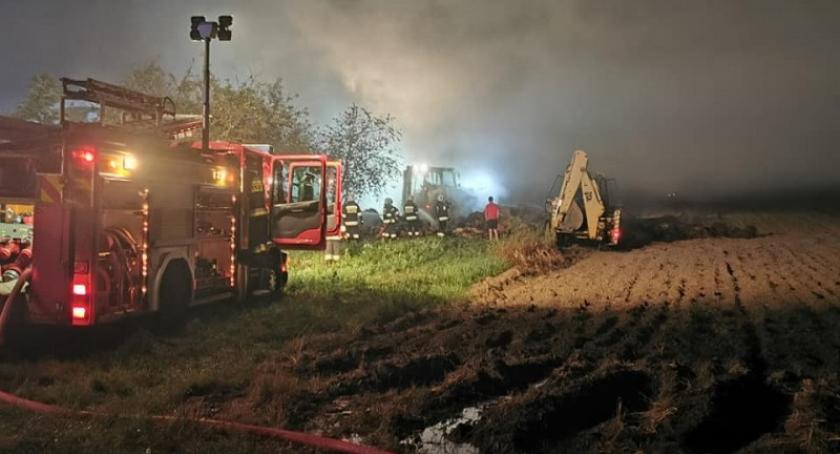Banino. Płonęła słoma, ziarno i dach spichlerza