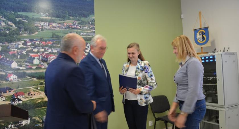 Sierakowice. Najlepsi absolwenci szkół podstawowych i gimnazjum odebrali nagrody