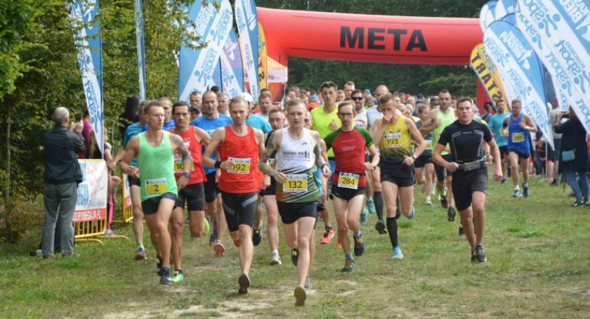 Około 400 zawodników na starcie VI Biegu o Złotą Górę
