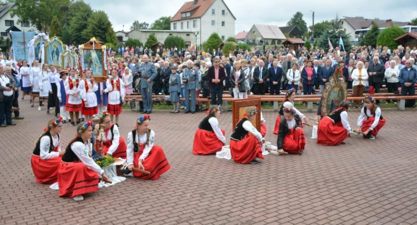 Odpust 2019. Tłumy pielgrzymów złożyły pokłon u stóp Sianowskiej Królowej