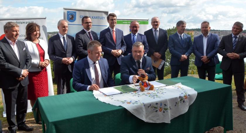 Umowa na niemal 45 mln dotację na rekultywację kartuskich jezior podpisana