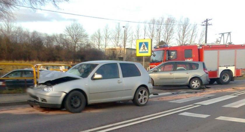 Żukowo. Zderzenie renault i golfa - ucierpiały dzieci