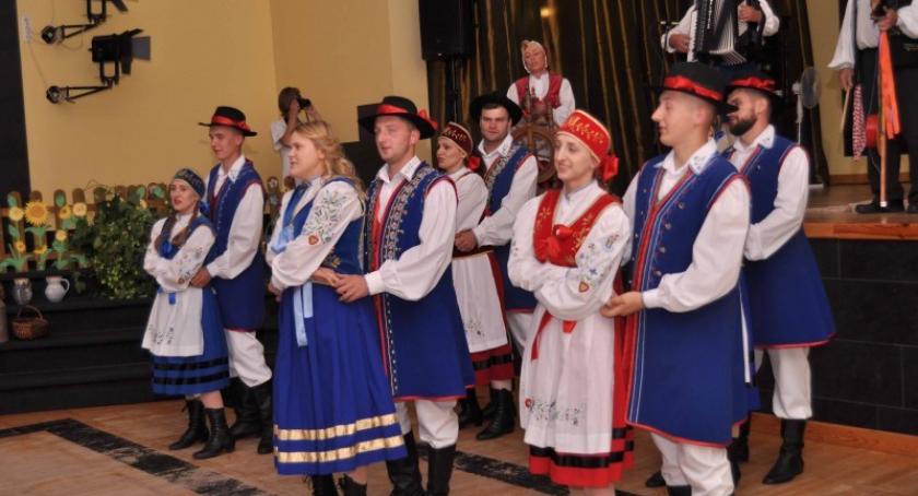 Od 35 lat są ambasadorami kultury kaszubskiej - w sobotę jubileusz zespołu Chmielanie