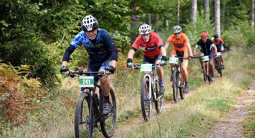 Setki zawodników na trasie Gramin MTB Series w Stężycy