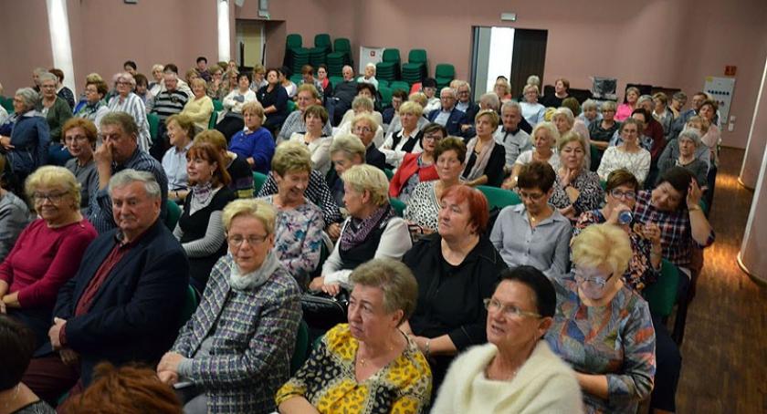 Studenci Uniwersytetu III Wieku rozpoczęli nowy rok akademicki