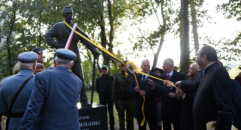 Kartuzy. Pomnik marszałka Piłsudskiego uroczyście odsłonięty