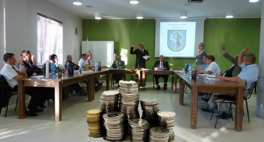 Kryzysowe cięcie diet samorządowców omija powiat kartuski