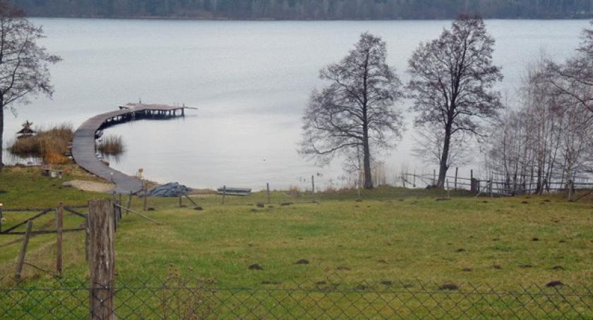 Masowe grodzenie jezior na Kaszubach - urzędnicy umywają ręce