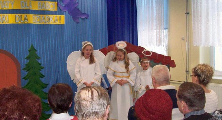 Wilanowo. Podziękowali babciom i dziadkom