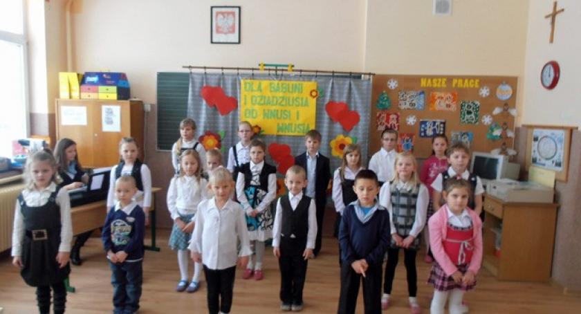 Szkolne akademie w Chmielnie, Połęczynie i Kożyczkowie