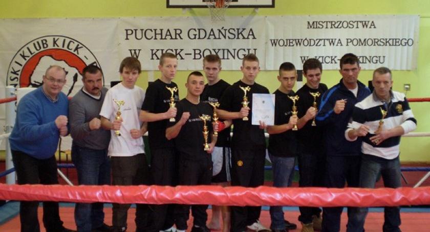 7 medali kickboxerów 