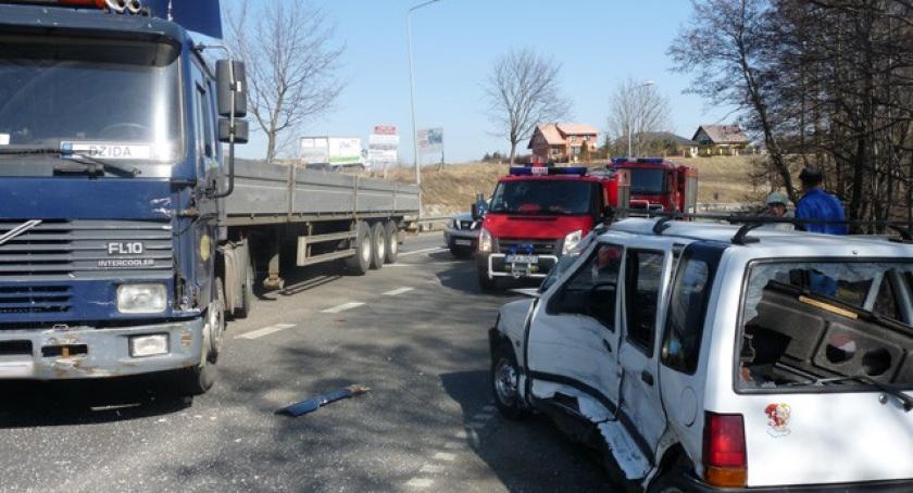 Żukowo. Zderzenie tico z tirem