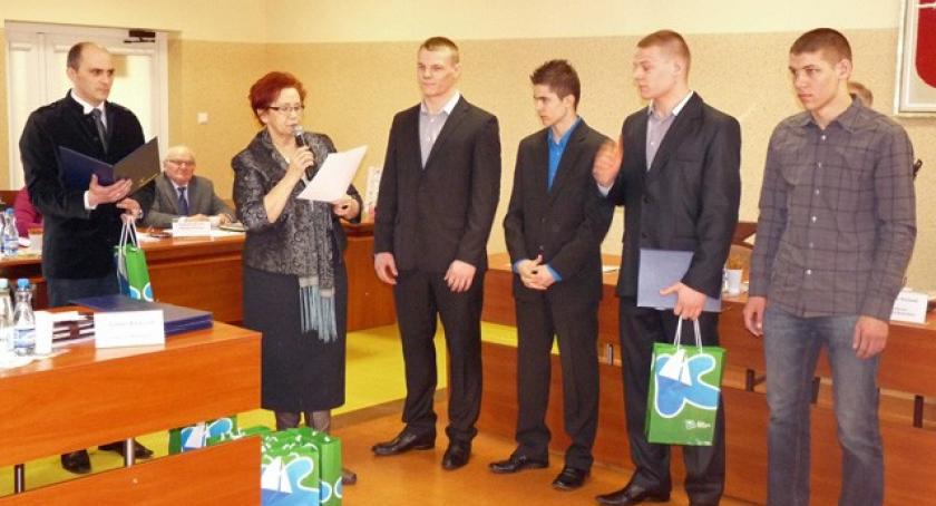Przyznano sportowe stypendia starosty 