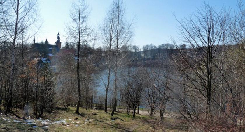 Kartuzy. Hektar ziemi nad Klasztornym do wzięcia