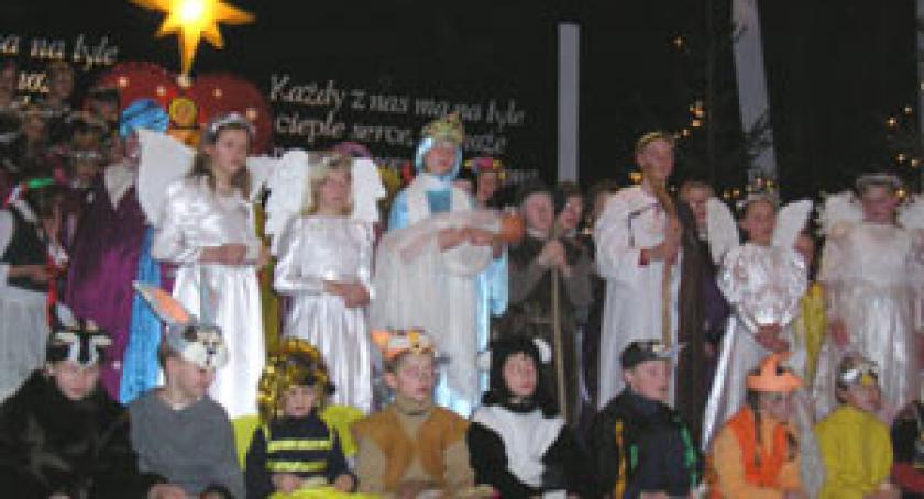 Jasełka na scenie chmieleńskiego Domu Kultury