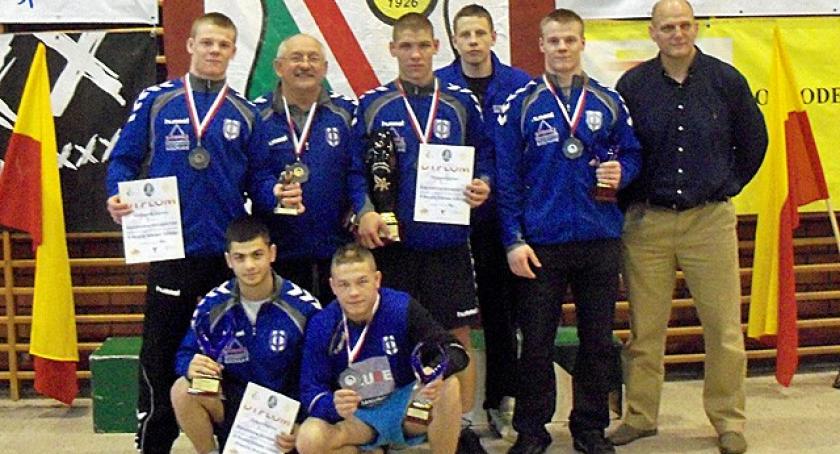Kolejne medale zapaśników Cartusii