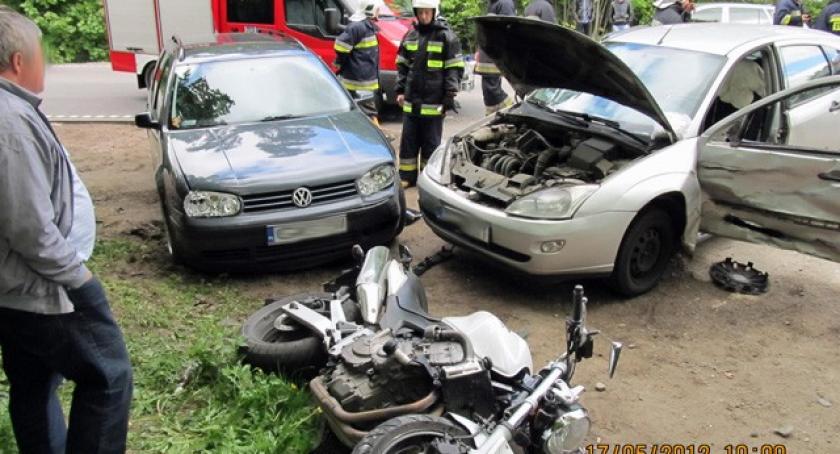 Leźno. Fordem w motocykl - kierowca w szpitalu