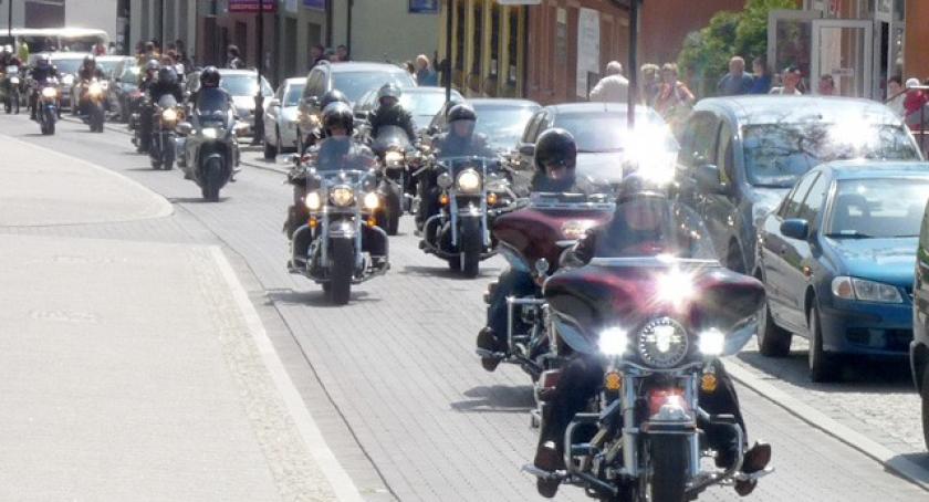 Motocykliści opanowali Kościerzynę. II Pomorska Majówka Motocyklistów w Gołuniu
