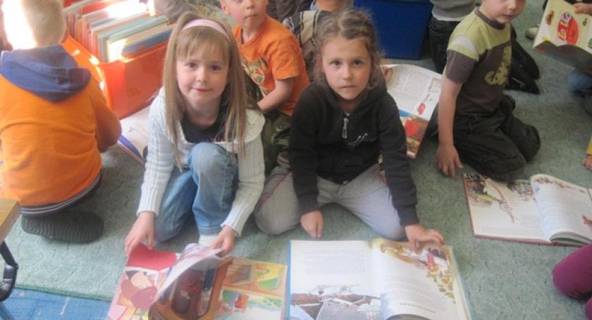Majowe spotkania z książką w kartuskiej bibliotece