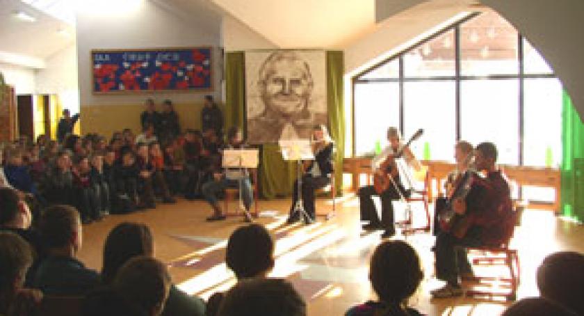 Koncert w Zespole Szkół w Przyjaźni