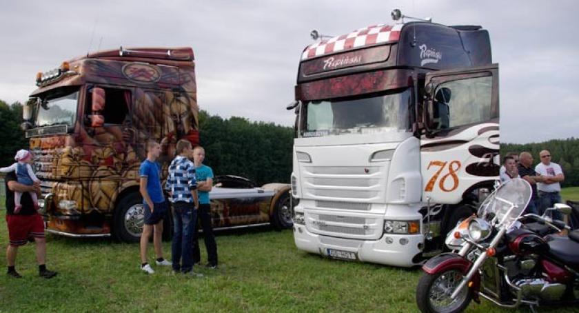 Dzierżążno. Festiwal z tirami w tle