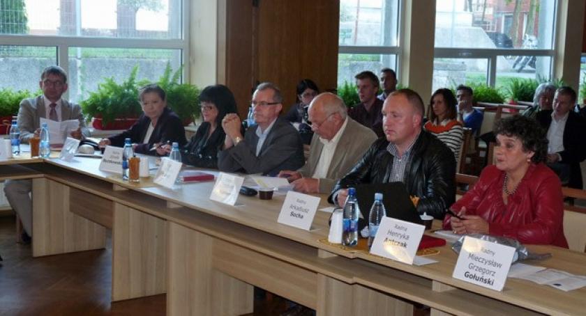 Kartuzy. Burmistrz wyśle radnych na szkolenie