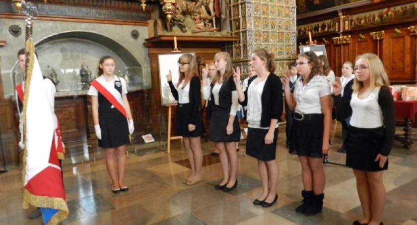 Żukowscy pierwszoklasiści ślubowali w Dworze Artusa