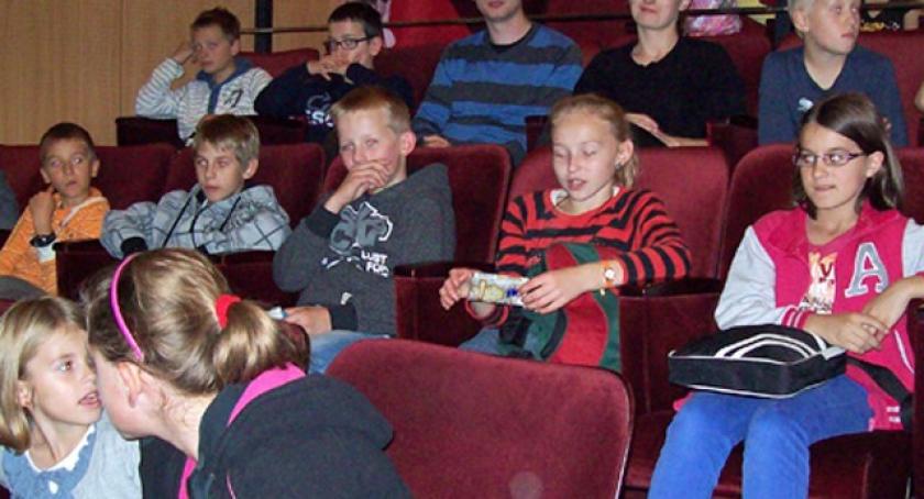 ABC Teatru - uczniowie z Wilanowa i Pomieczyna na wycieczce