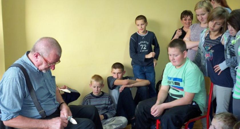 Kartuzy. Warsztaty rzeźby w SOSW