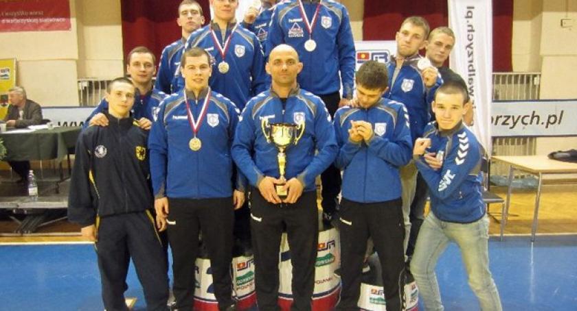 Zapasy. Juniorzy kończą sezon triumfem w Pucharze Polski