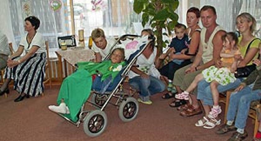 Niepełnosprawne dzieci potrafią zarabiać. Kup obrazek w bibliotece