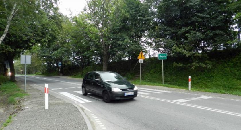 Chwaszczyno. Zadbano o bezpieczeństwo pieszych i kierowców