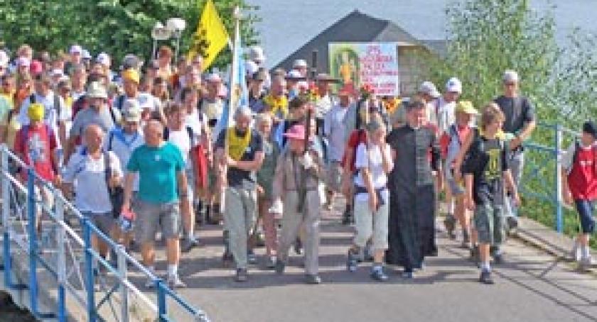 Kaszubi idą na Giewont. Pielgrzymi byli w Sianowie
