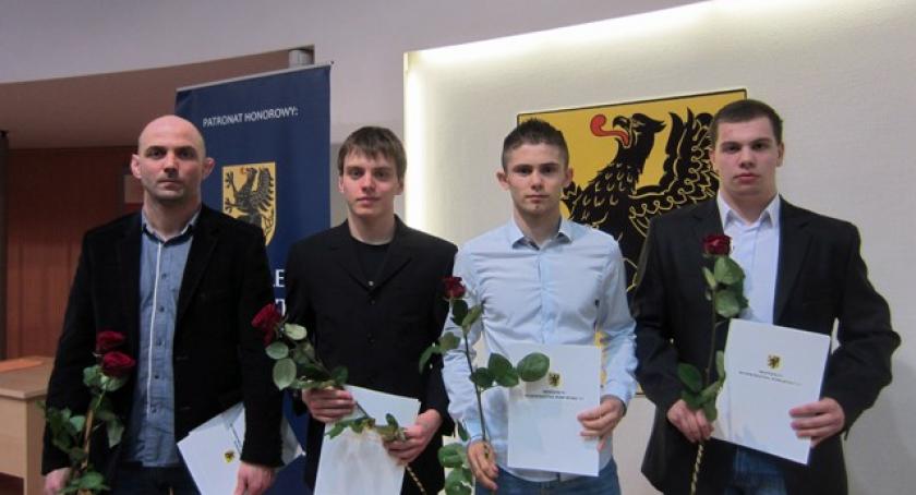 Stypendia marszałka dla naszych sportowców i artystów 
