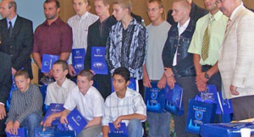 Zapaśnicy nie oddali własnej maty. Mistrzostwo Polski dla Kartuz