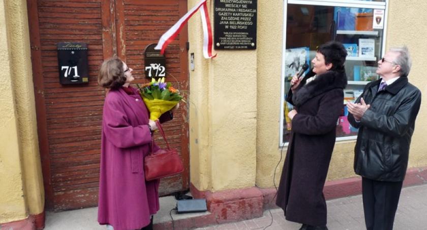 Kartuzy. Odsłonięto tablicę upamiętniającą pierwszą redakcję 