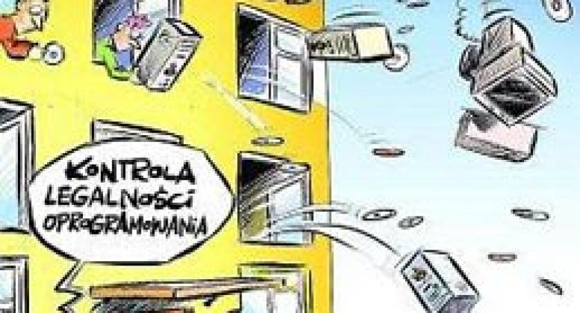 Sprawdzają komputery w mieszkaniach. Policyjne kontrole oprogramowania