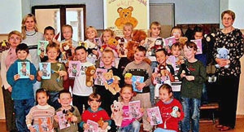 Jadą, jadą misie... pod choinkę. Dzieci pomyślały o dzieciach