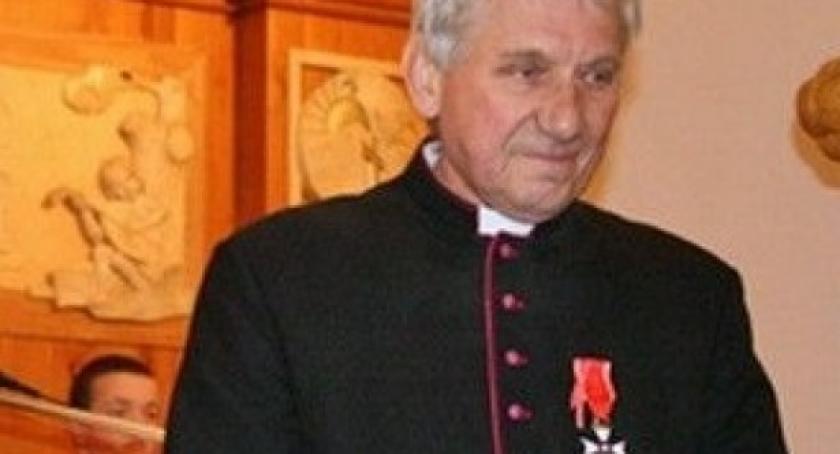 Kamienica Królewska. Nie żyje ks. Tadeusz Kurach