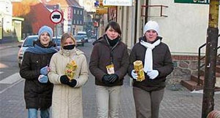 Orkiestra (non) grata. Czerwone serduszka 